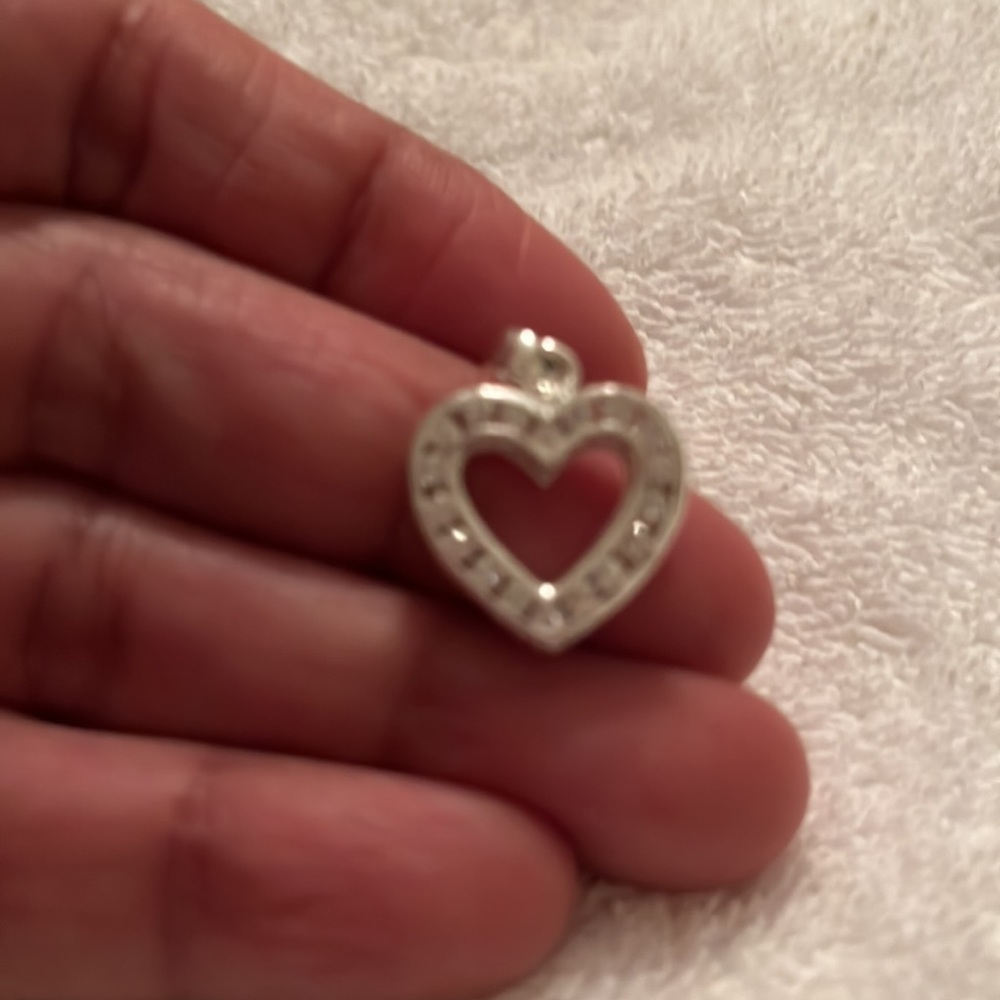 Sterling silver heart pendant. - Picture 2 of 4